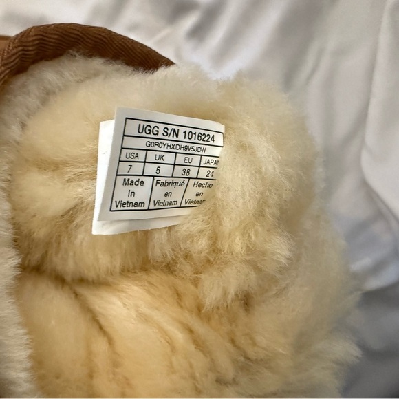 EUC UGG Classic Tall II Chestnut Boots - Picture 7 of 9